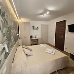 Zaffiro's House בית הארחה צ'פאלו