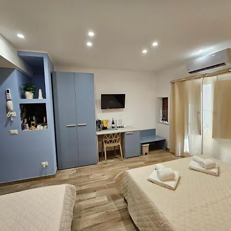 Zaffiro's House 4* تْشيفالو