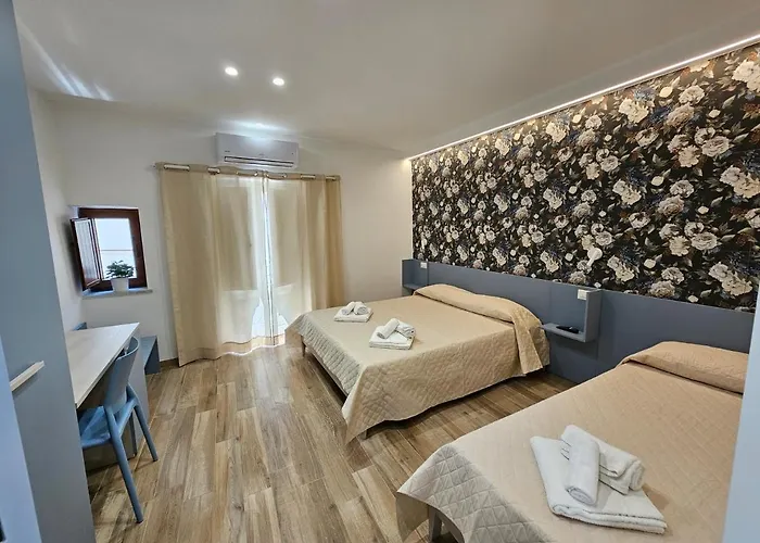 Πανσιόν Zaffiro's House Cefalù