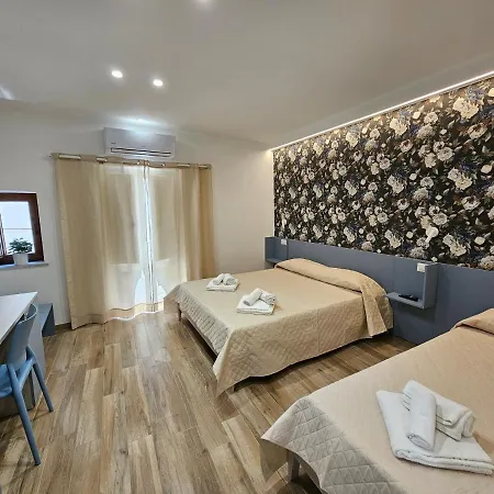 Gasthuis Zaffiro's House Cefalù