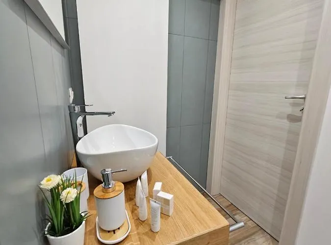 Zaffiro's House בית הארחה