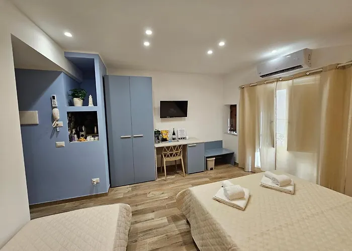 Zaffiro's House 4* צ'פאלו